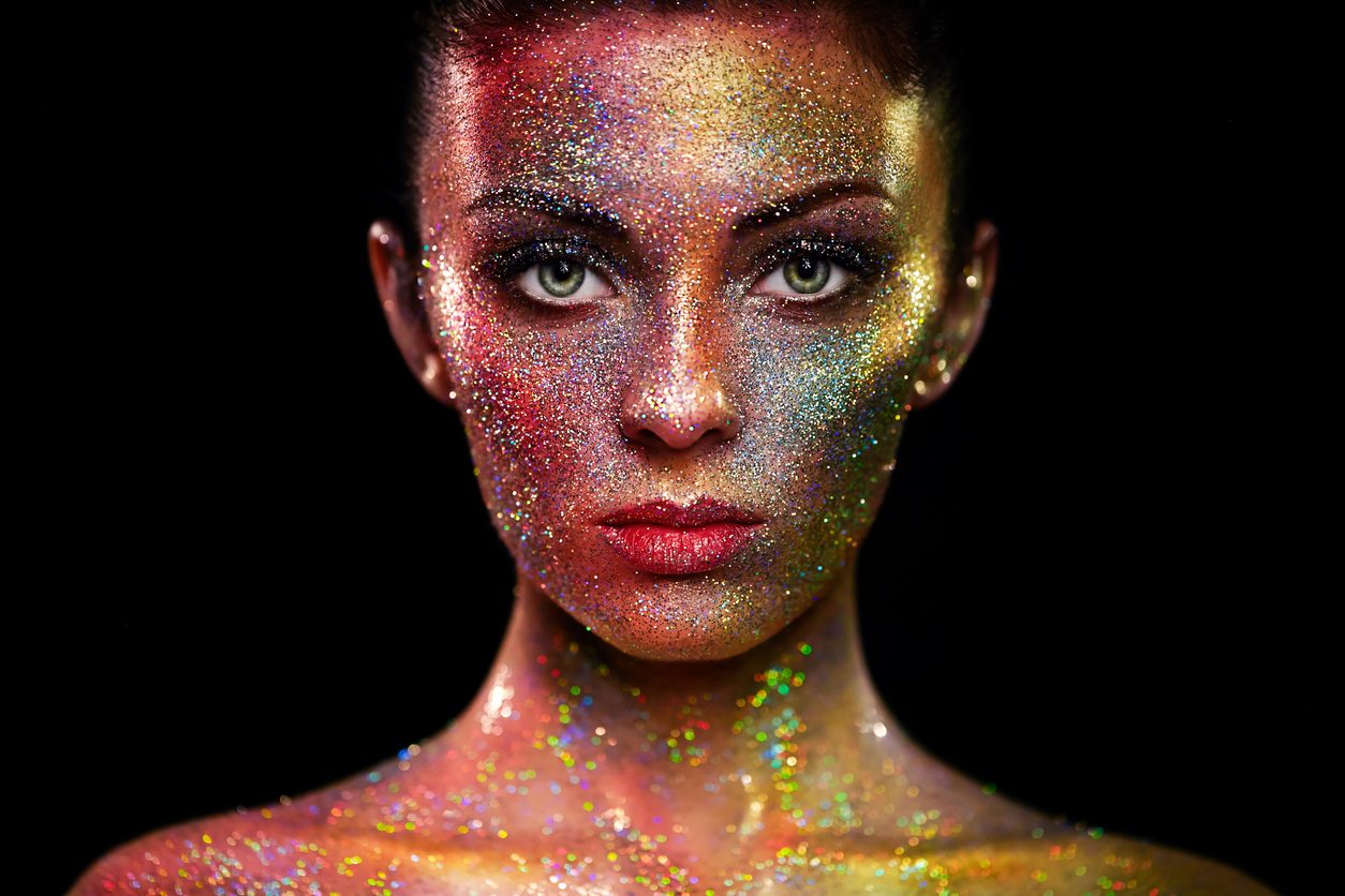 هذا ما يحدث بصالونات التجميل في نيويورك، عاصمة الموضة والأزياء حول العالم