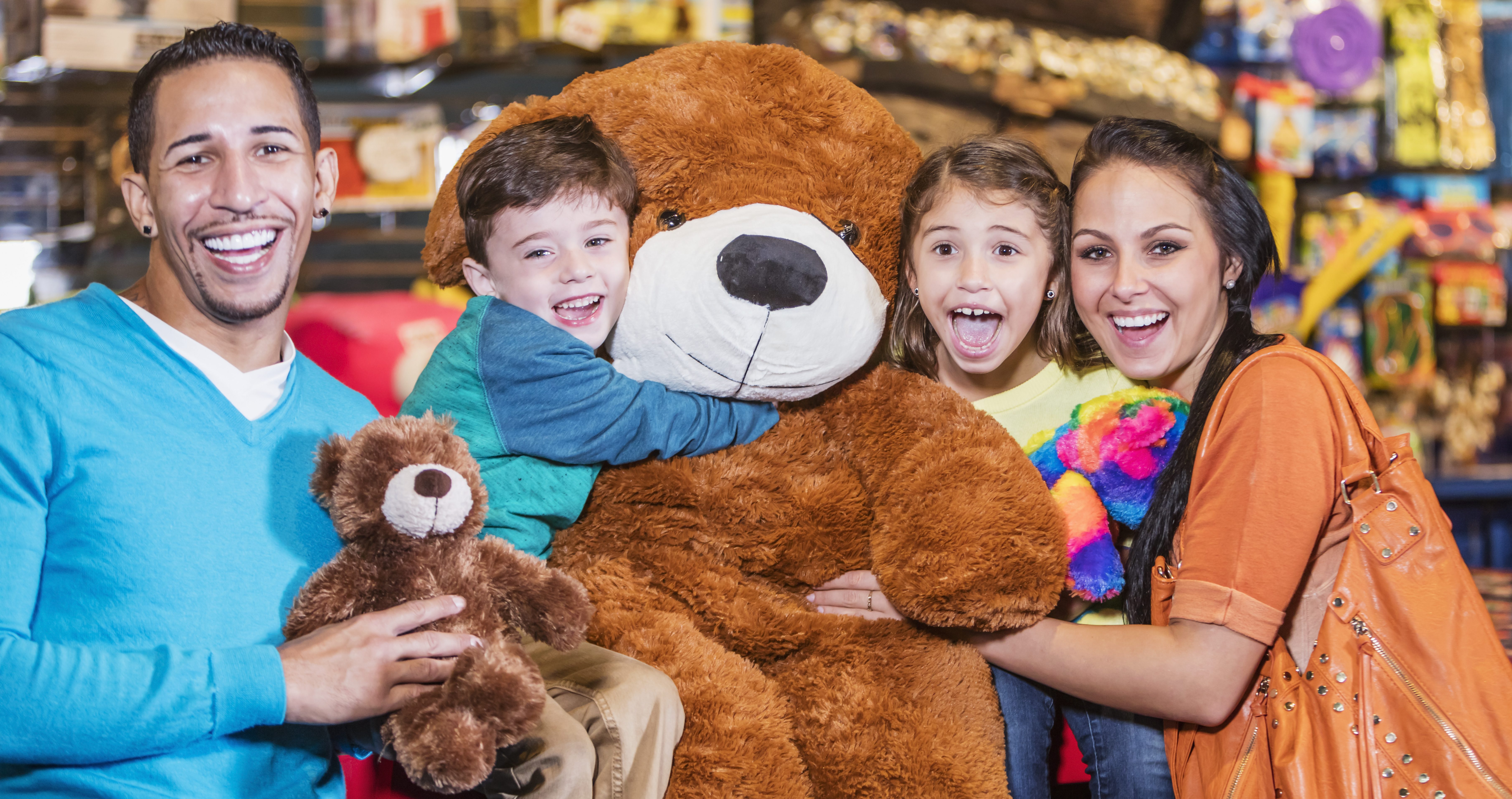 كيف تثني على طفلك دون أن تصيبه بالغرور أو الفشل؟ المديح كالحبل المشدود