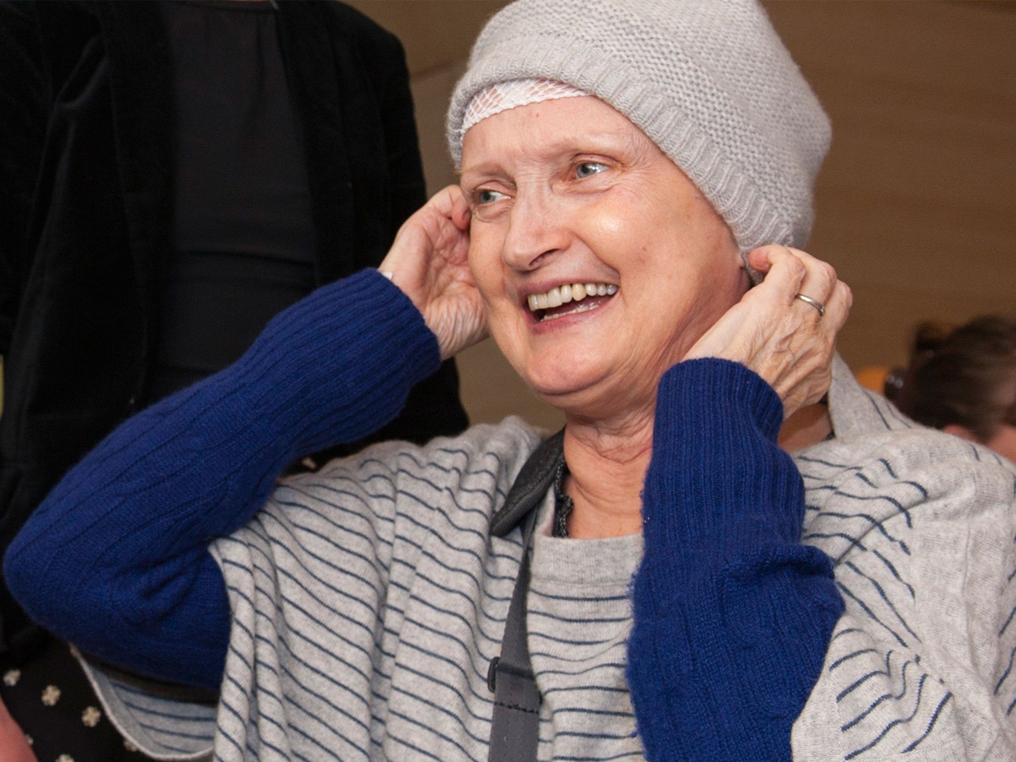 بعدما أودى المرض بوزيرة الثقافة في بلادهم ،علماء بريطانيون يكتشفون مادة كيميائية تقضي على سرطان الدماغ بشكل ذاتي