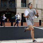 الصحفيون يركضون خارج قاعة المحكمة