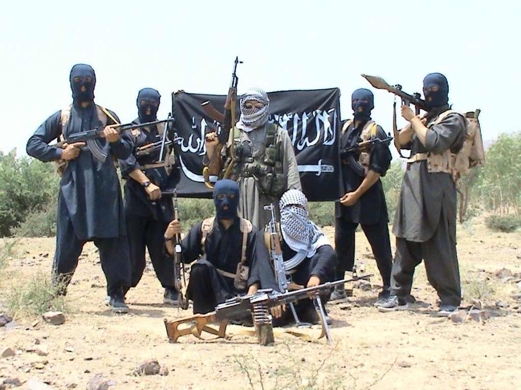 التحقيق كشف انضمام عناصر القاعدة للحرب ضد الحوثيين