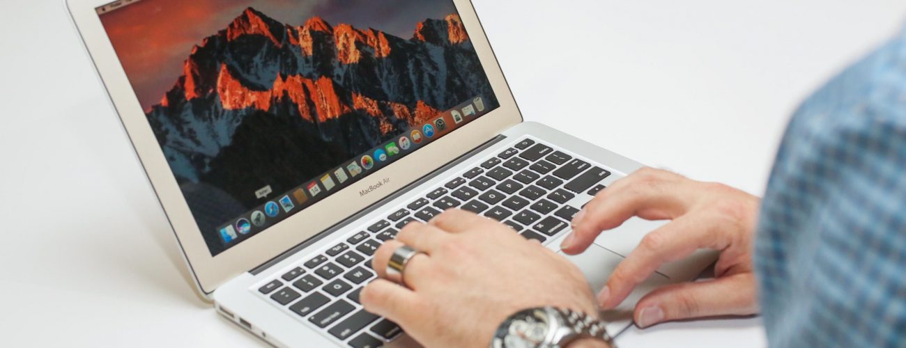 ماك بوك إير