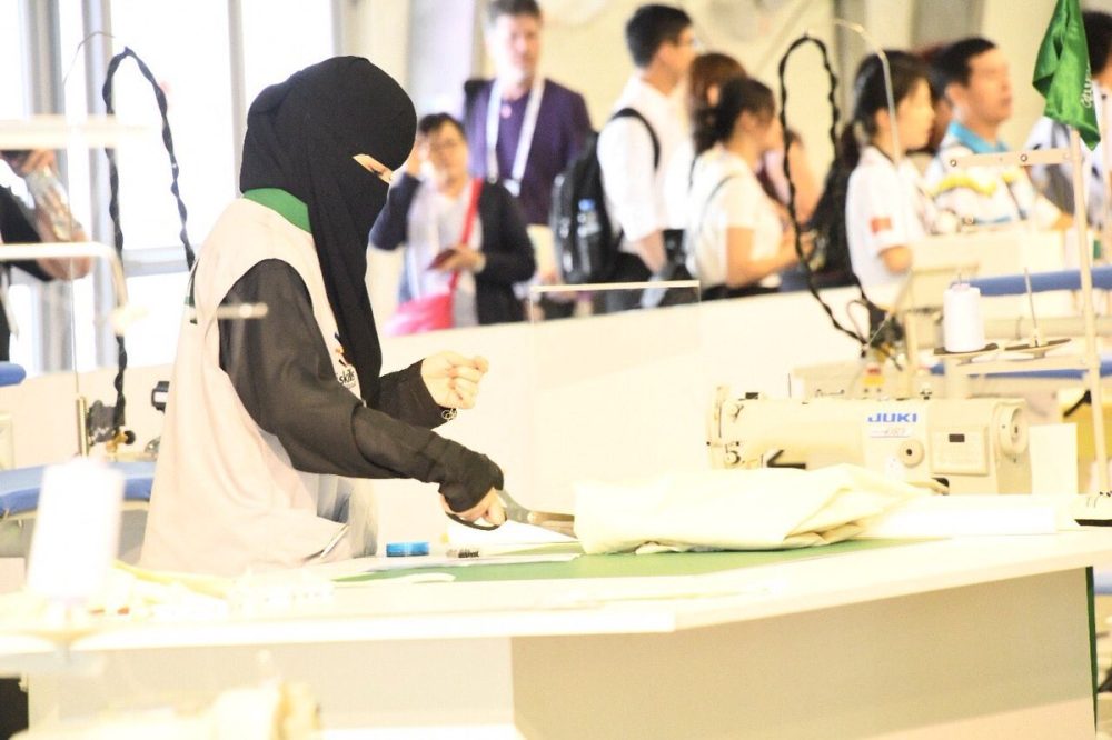 قرار منع غير السعوديين