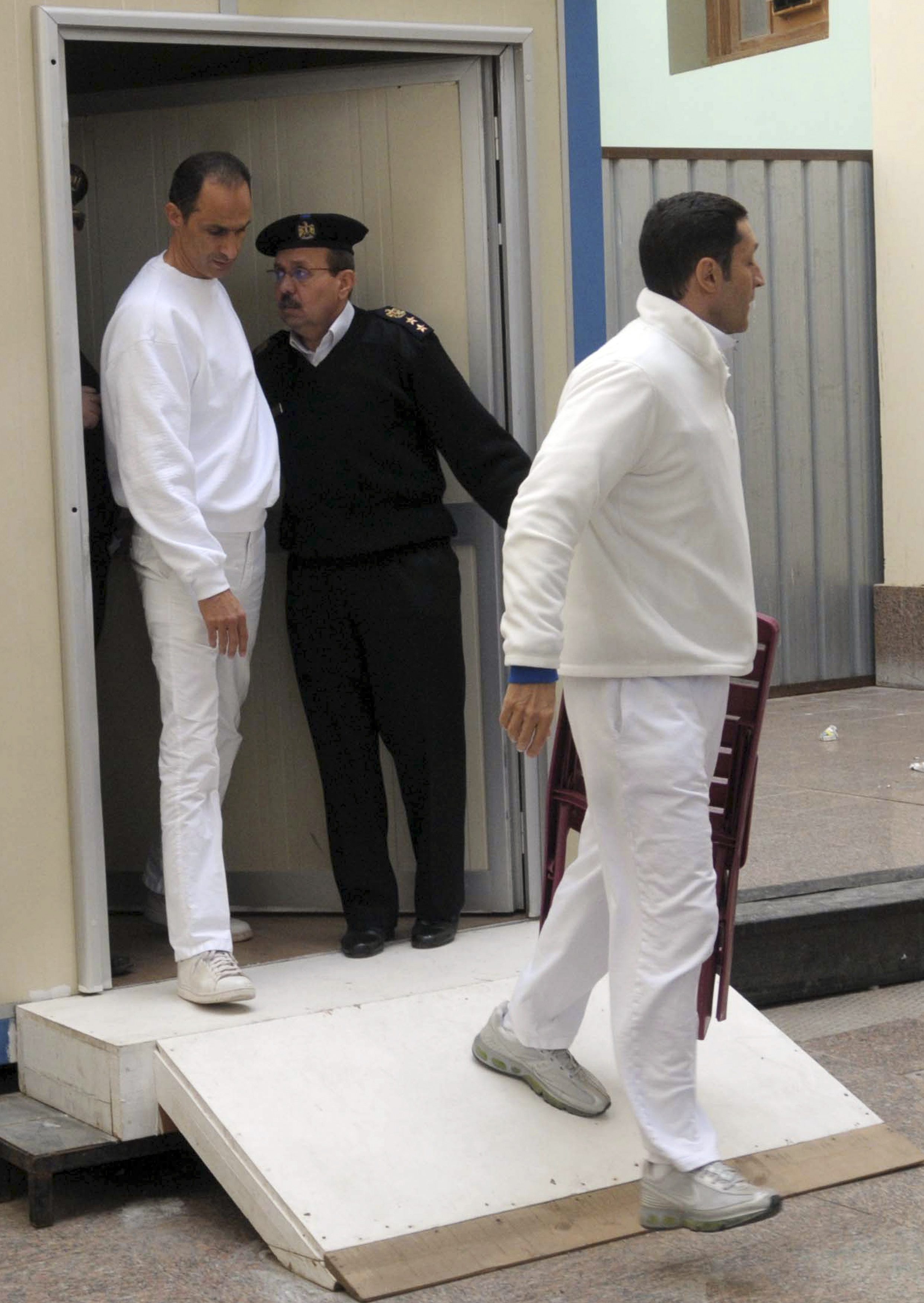 نجلي مبارك محرومان من ممارسة السياسية