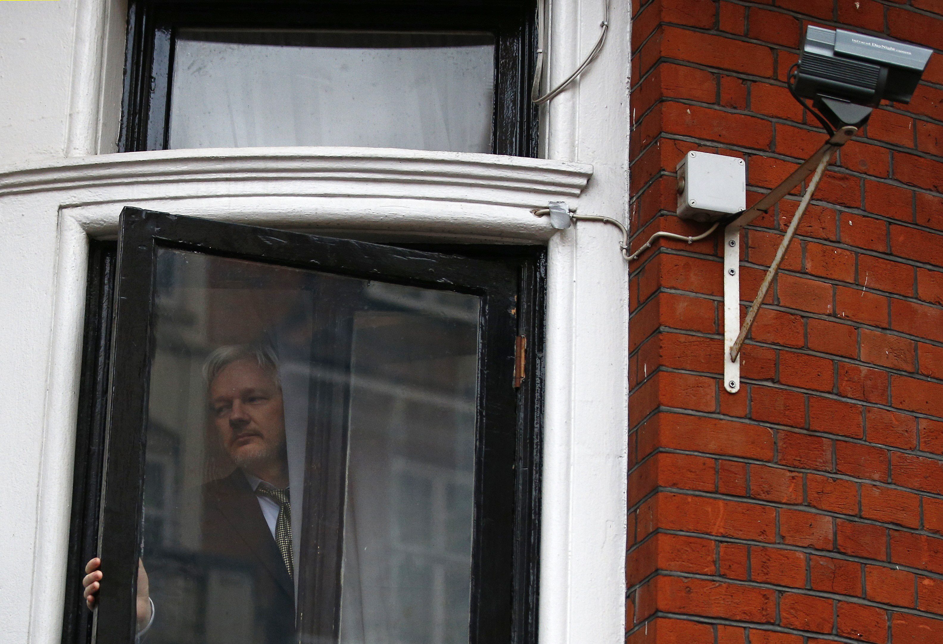 لجوليان أسانج، مؤسس موقع ويكيليكس