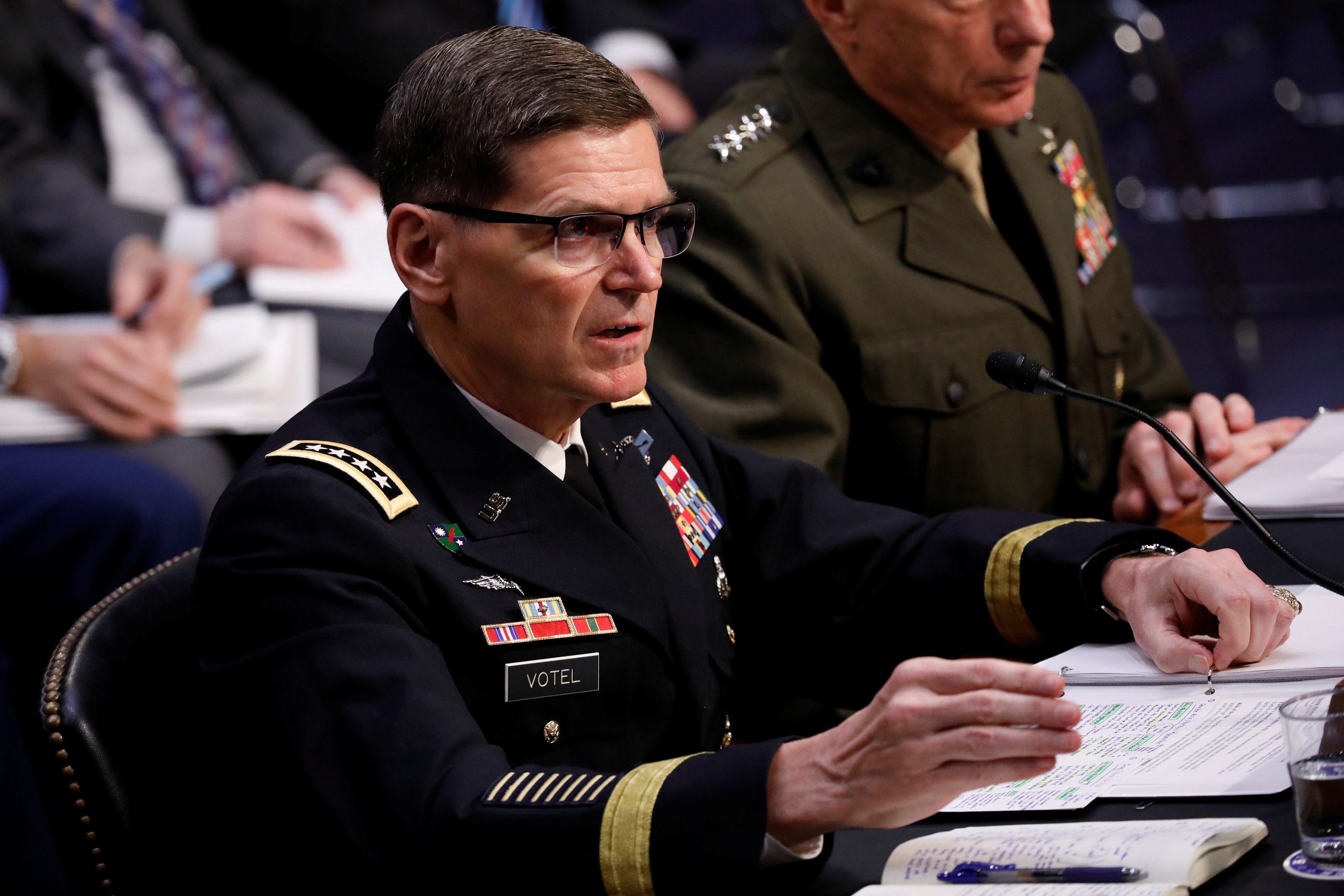 قائد القيادة المركزية الأميركية دعا دول الحصار لنبذ الخلافات بحضور قطر