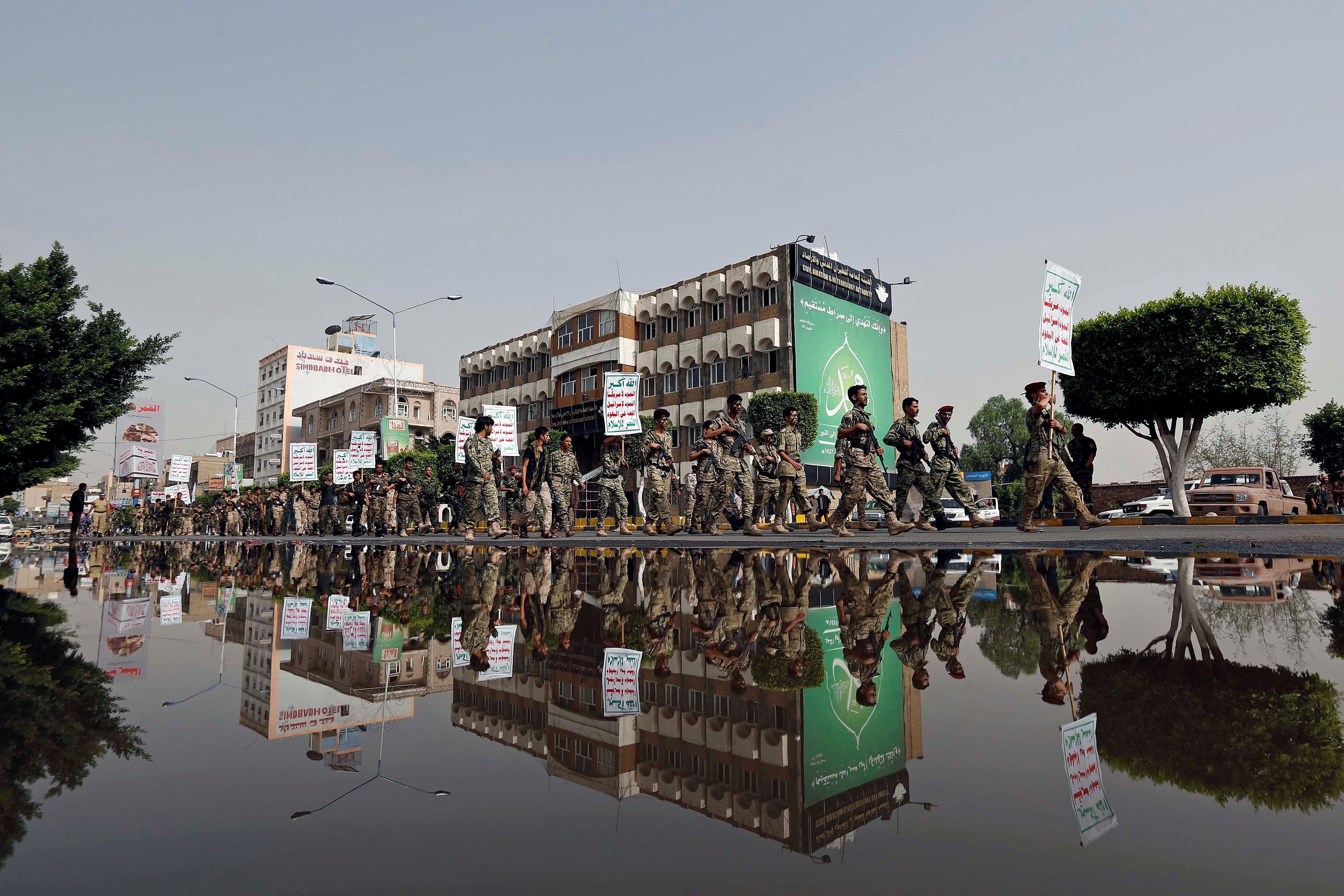 حتى لا تتكرر تجربة «حزب الله» في اليمن.. موقع أميركي يحذر من انتهاء الحرب قبل إنهاء سيطرة الحوثيين على مدخل البحر الأحمر