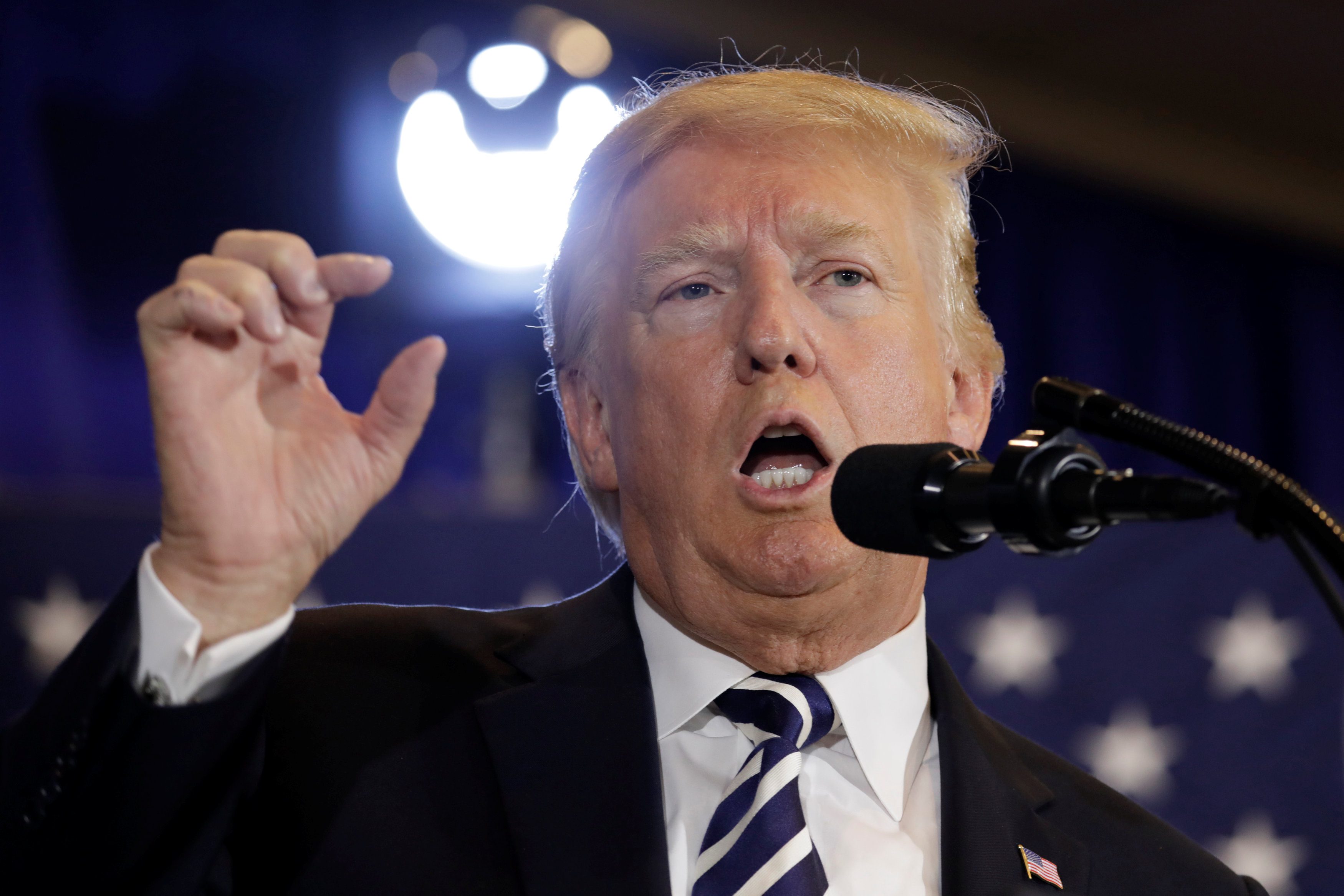 دول الخليج مستعدة لتمويل الفلسطينيين بدلاً من واشنطن، لكن ترمب يضع شروطه لذلك