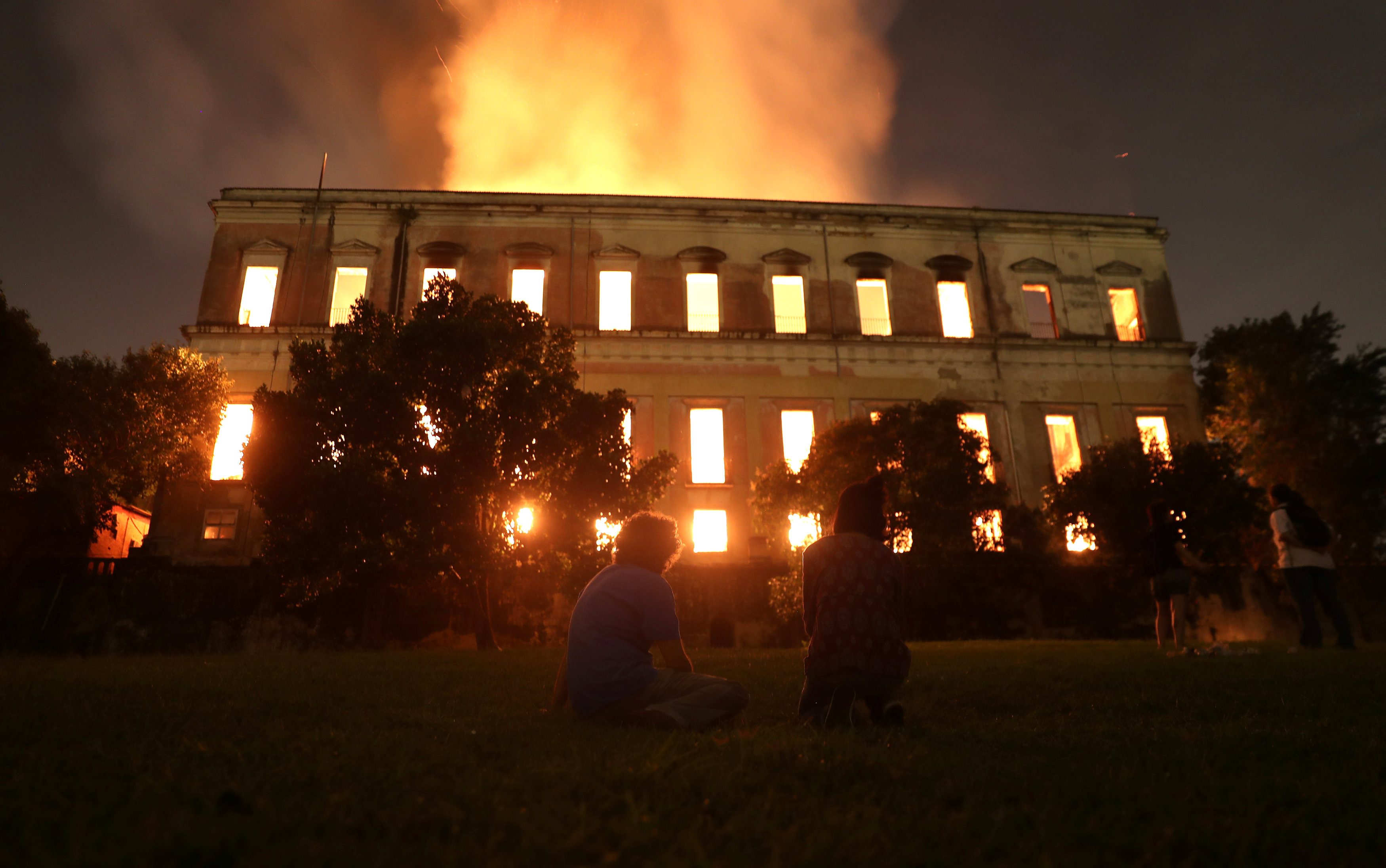توابيت وتماثيل ولوحات تذكارية.. تعرف على الآثار المصرية الموجودة في متحف ريو دي جانيرو المحترق