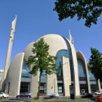 لحوم خنزير في مؤتمر إسلامي