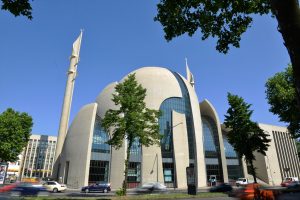 لحوم خنزير في مؤتمر إسلامي