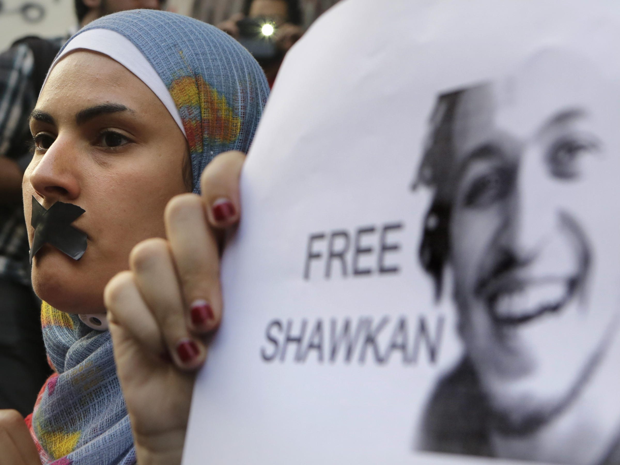 الصحفيون حول العالم والمنظمات الحقوقية قاموا بتنظيم حملات تدعو للإفراج عن شوكان والصحفيين الآخرين المعتقلين في مصر