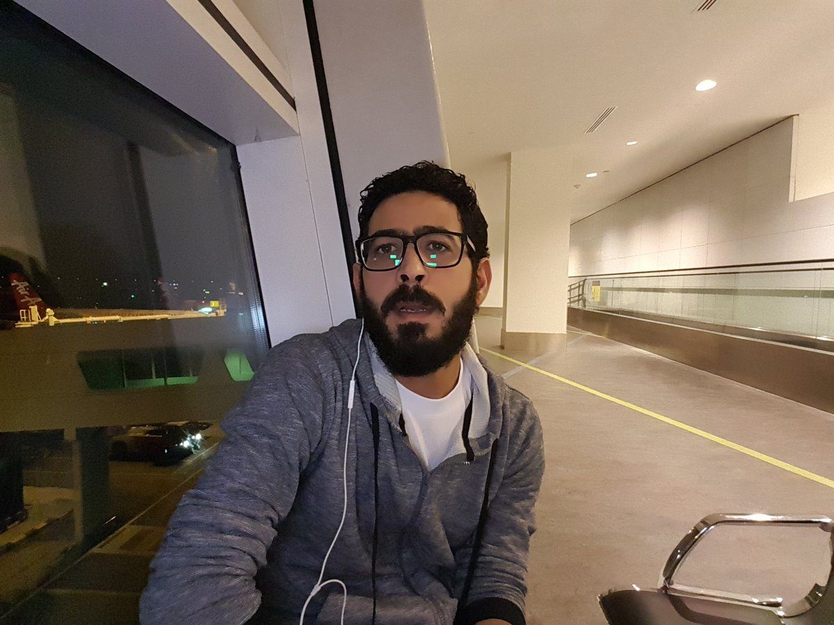 تتذكرون قصة السوري العالق في مطار كوالا لمبور منذ 6 أشهر .. عشرات النساء حول العالم يعرضن عليه الزواج لإنقاذه