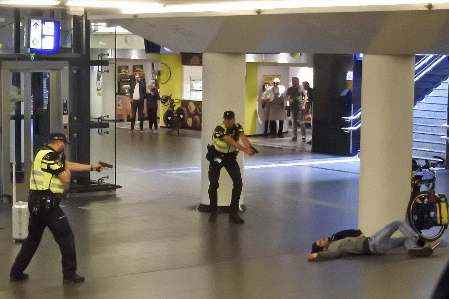 طاعن الأميركيَّين في أمستردام يذكر أثناء التحقيق اسم سياسي بارز «دفعه للقيام بذلك».. والألمان فتَّشوا شقته سريعاً