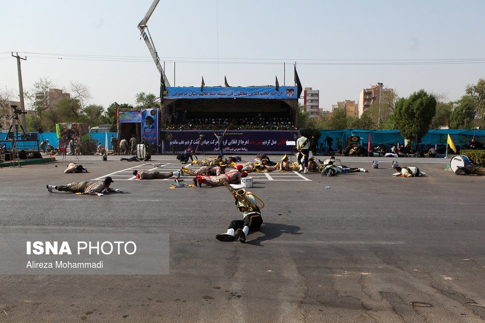 24 قتيلاً في هجوم مسلّح استهدف عرضاً عسكرياً في إيران.. فيديو للحظة إطلاق النار