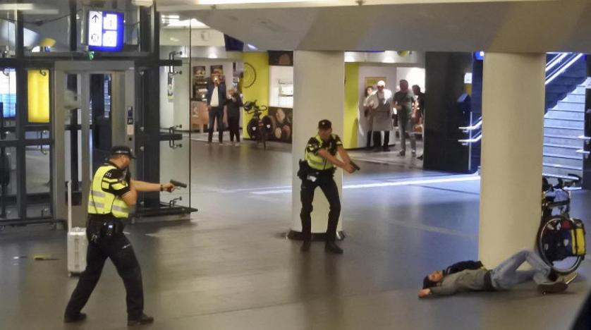 الشاب الذي طعن أميركيَّين في أمستردام ليس مقيماً بهولندا.. السلطات تكشف معلومات عنه ودوافعه