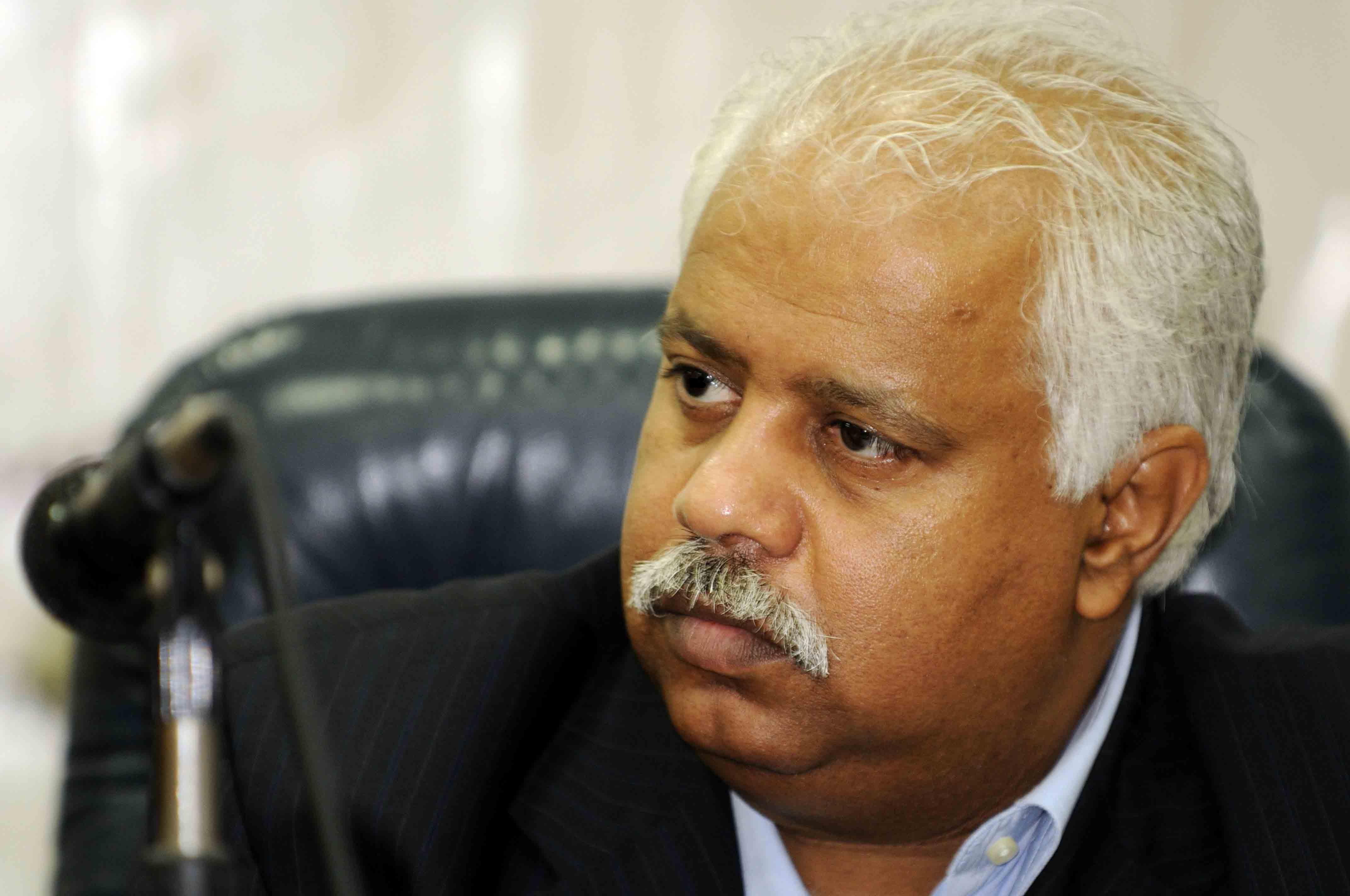 حمدي رزق.. تفاصيلُ سقوطِ صحافيٍّ قديم في حب السلطة، والأحدث من بين ضحايا السيسي