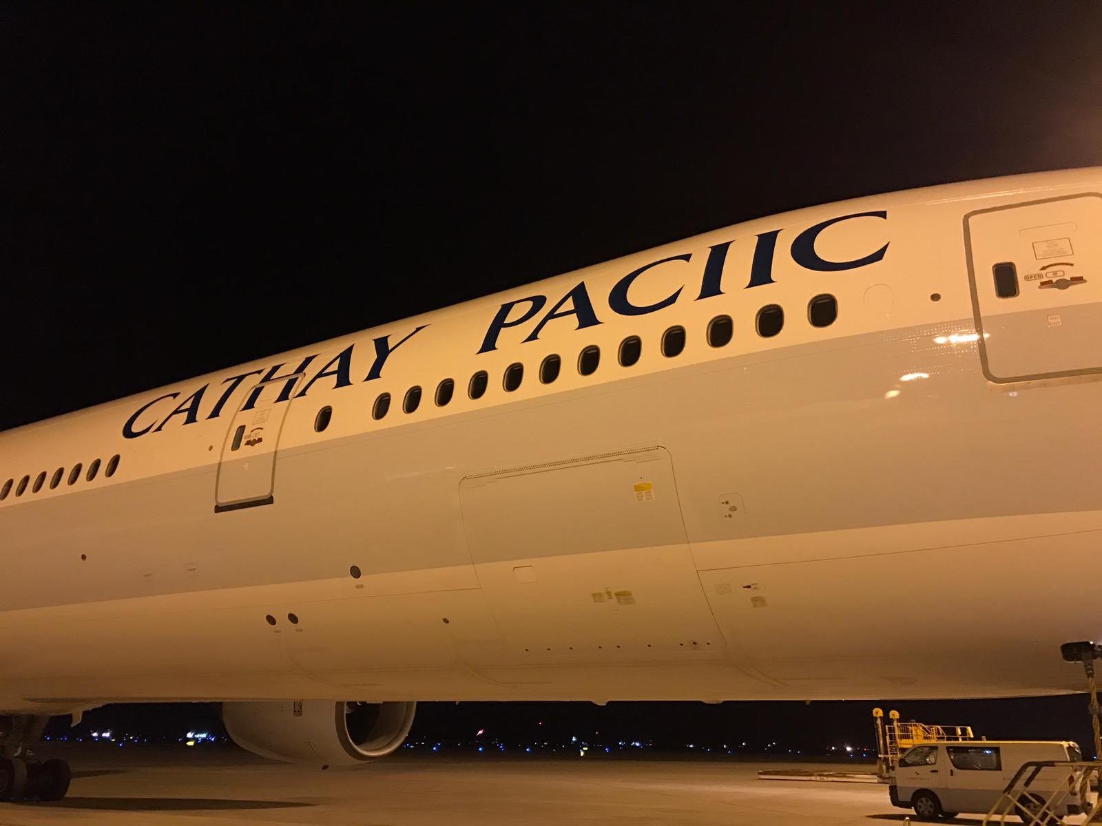 شركة طيران تخطئ في كتابة اسمها على إحدى طائراتها.. الرسائل الساخرة انهالت عليها، وهكذا ردّت عليهم