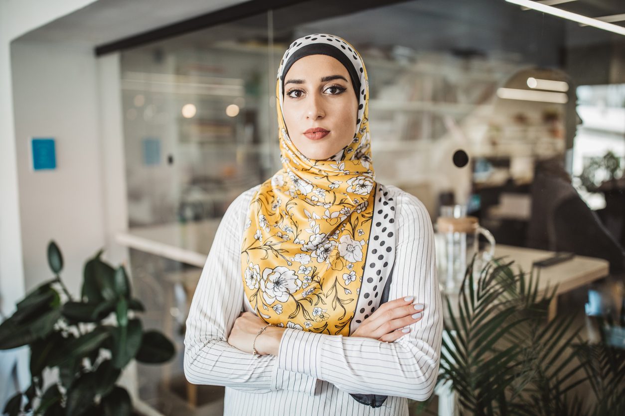 أبي لا يقولها.. أبي لا يريدني أن أتزوج!