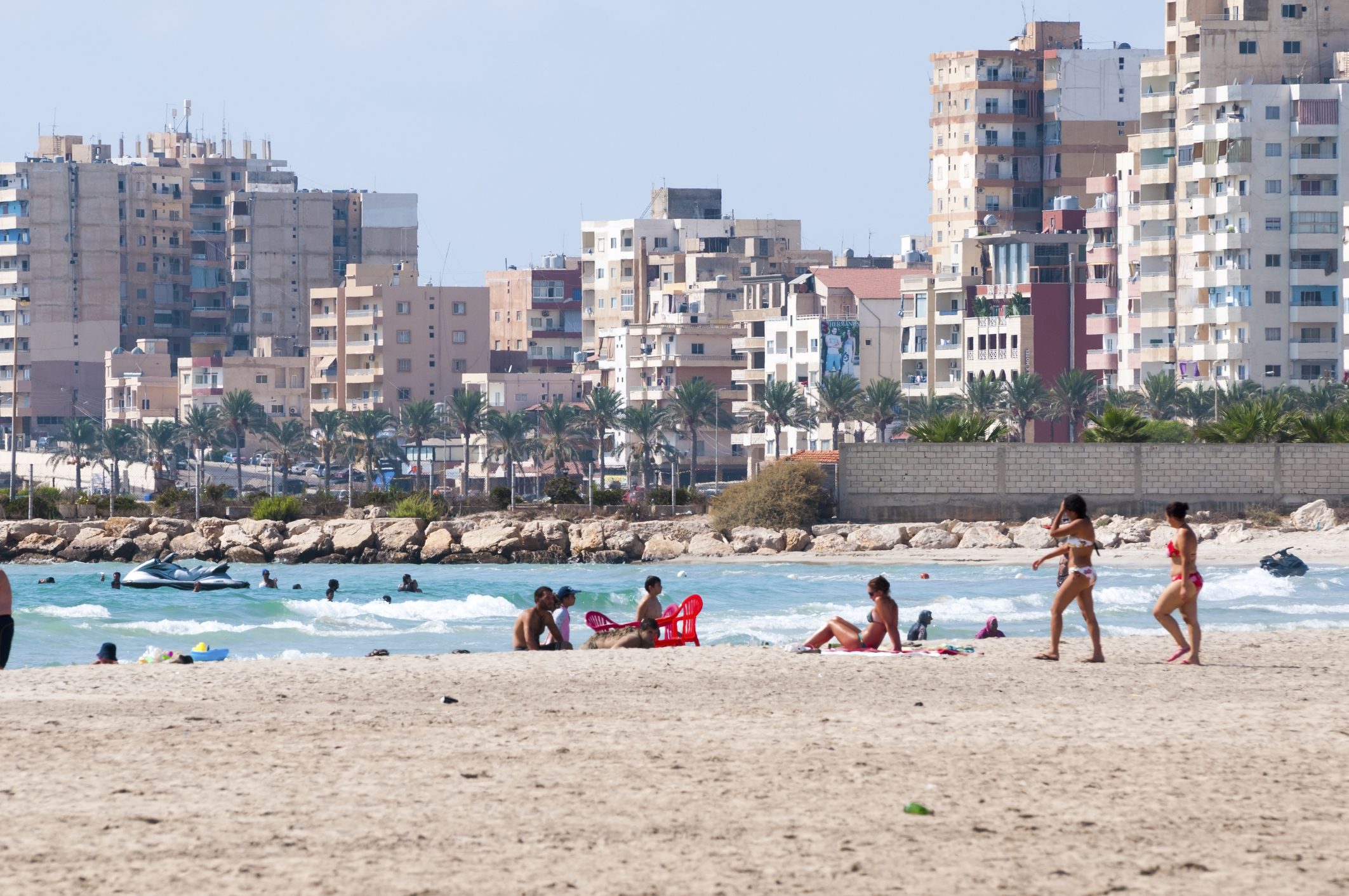 الشواطىء العامة ليست مريحة لكل النساء في لبنان