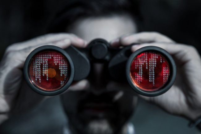 إتلاف أدمغة عشرات الجواسيس الأميركيين بأسلحة كهرومغناطيسية.. من الفاعل؟ وأين؟ وكيف وقعت «الهجمات» الغامضة؟