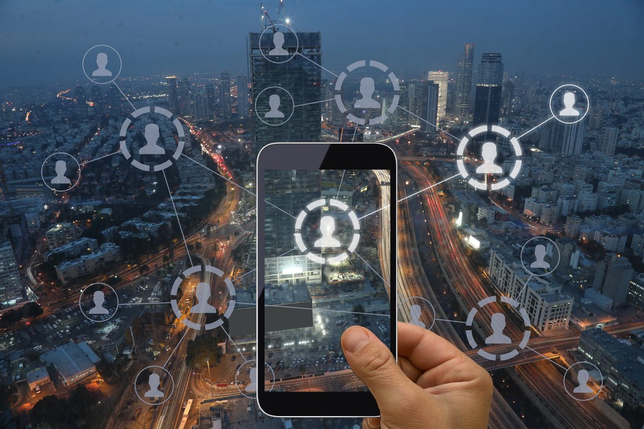 الإنترنت والهيمنة الأميركية: مراكز التحكم والسيطرة