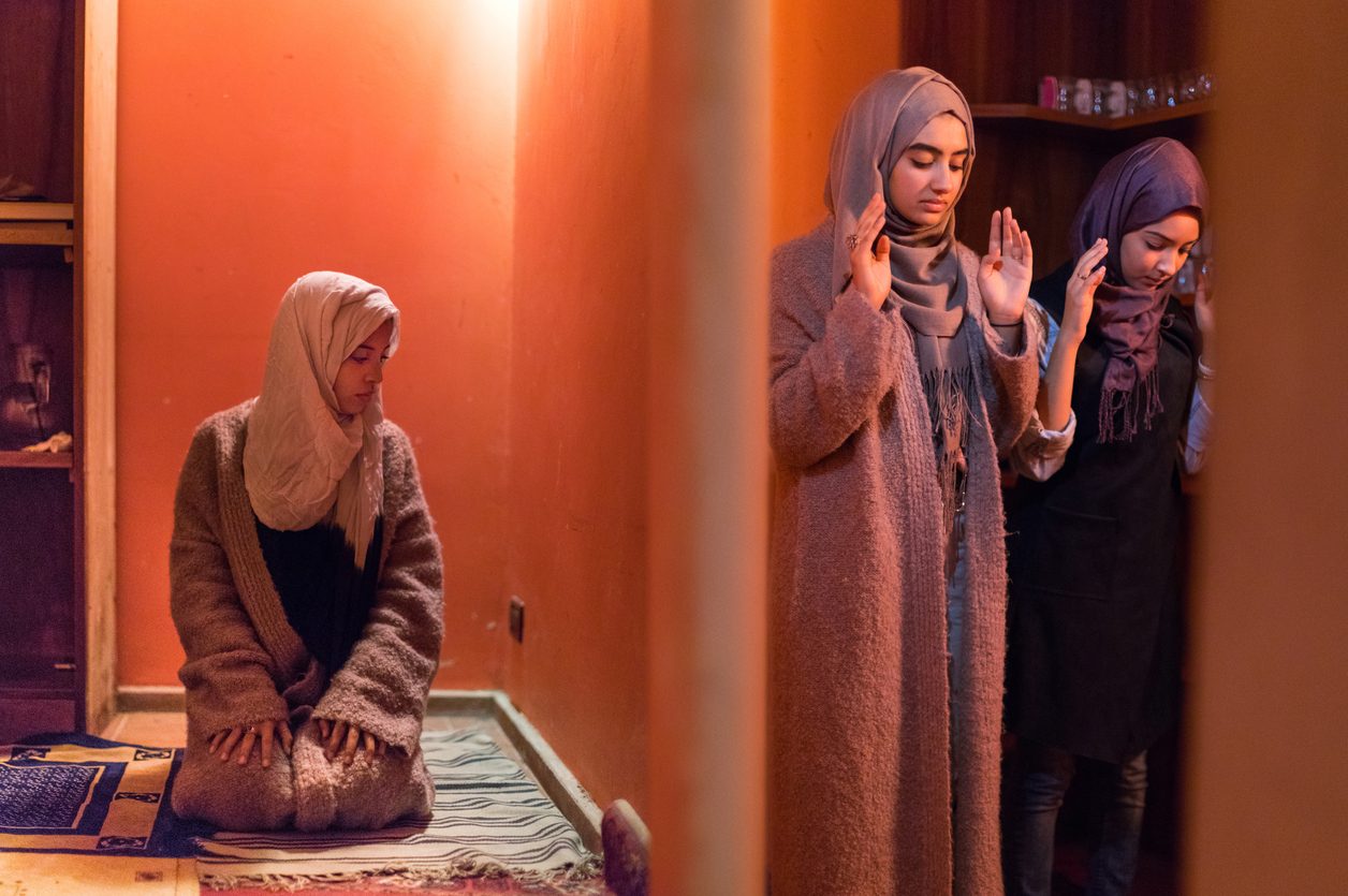 الخطبة كانت بالأمازيغية والصلاة تيمماً.. قصة أجمل صلاة جمعة أؤديها في حياتي