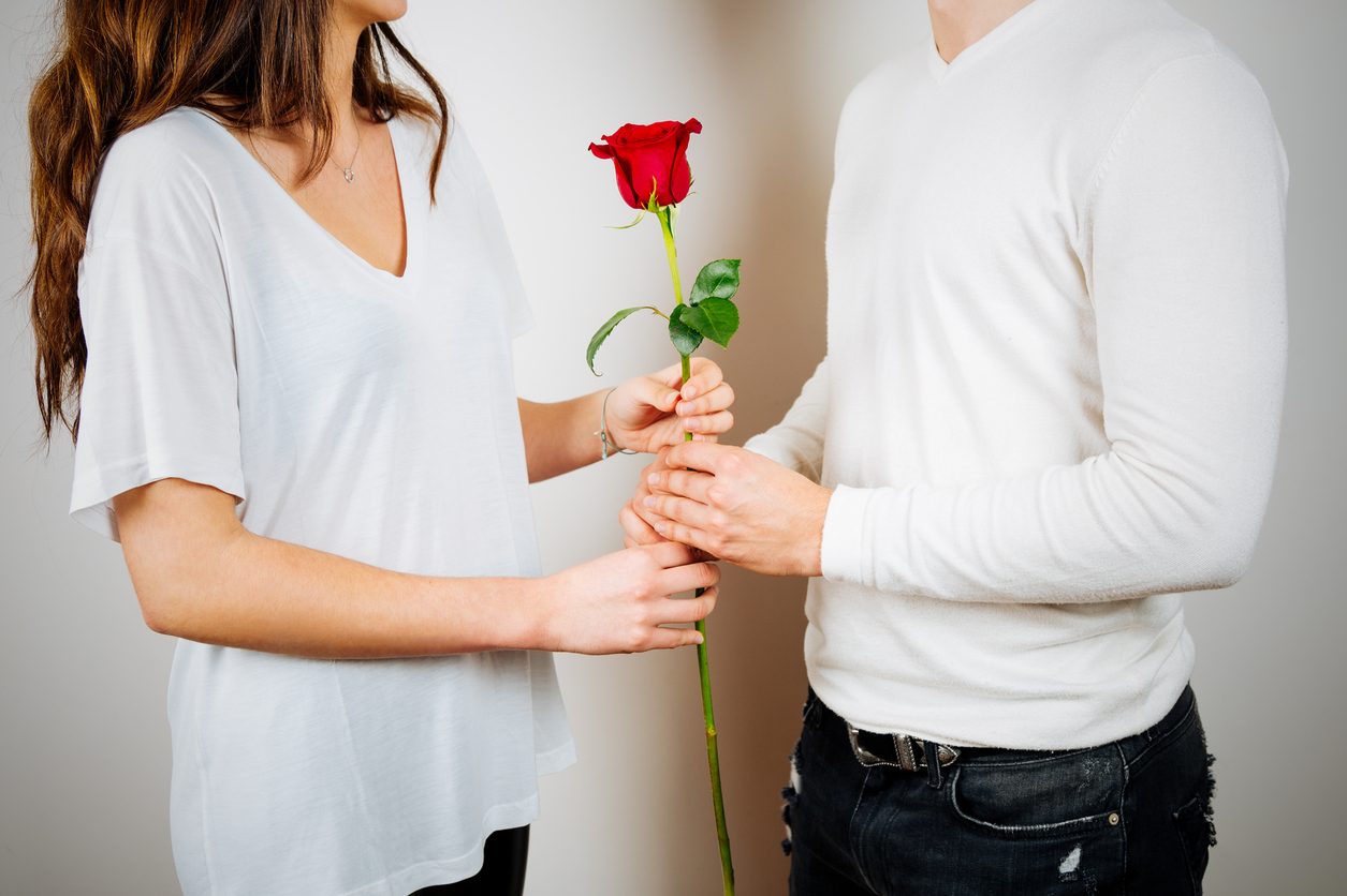 للمتزوجين فقط: كيف تعيد الحميمية إلى علاقتك بزوجتك خلال 100 يوم!