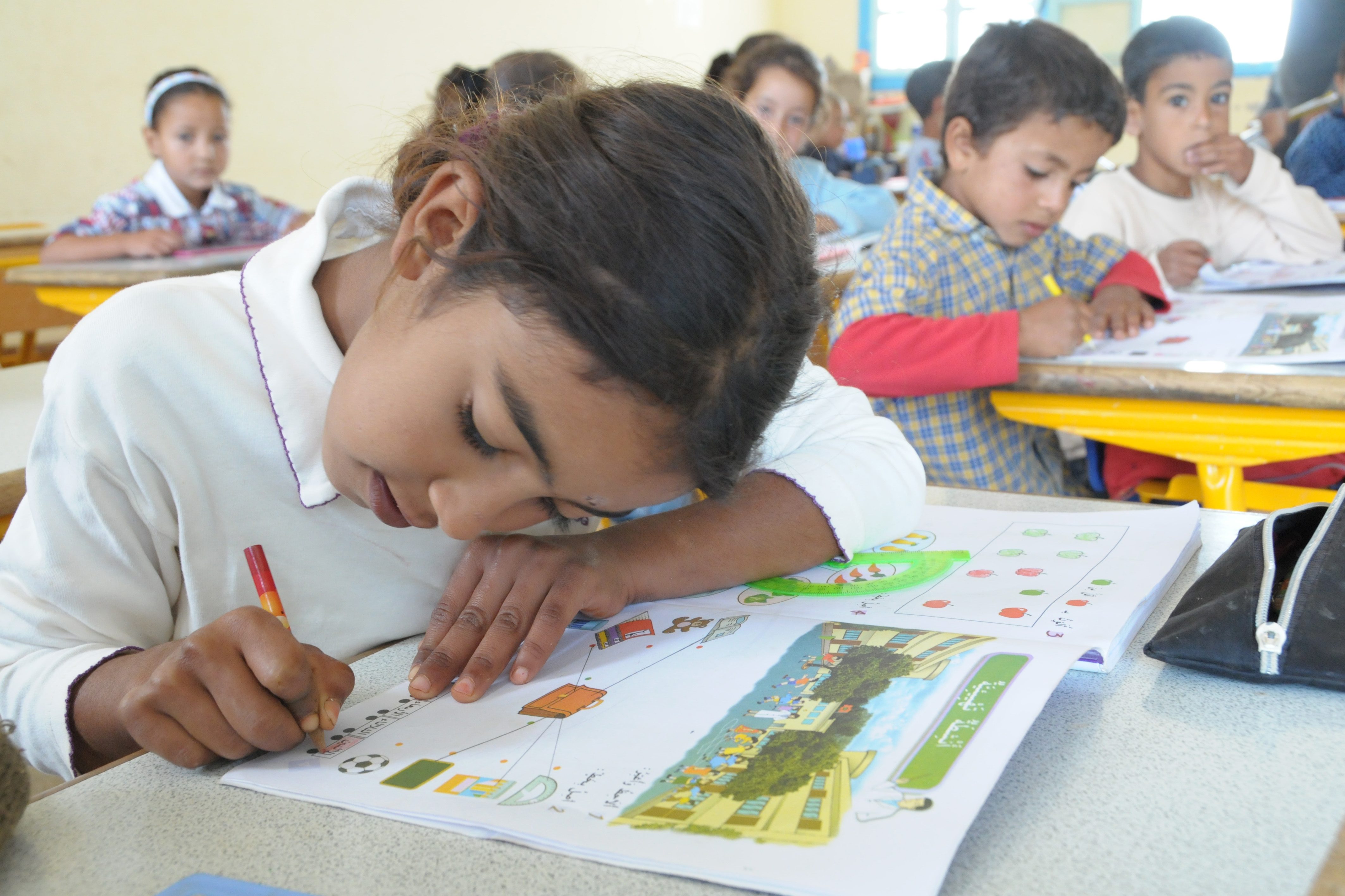 الدارجة المغربية في كتب مدرسية