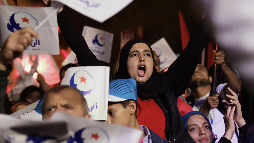 النهضة أمام خيارات عديدة بعد إنهاء التوافق مع السبسي - رويترز