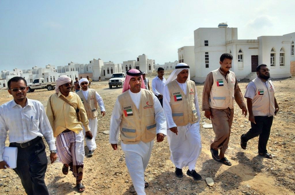 وفد إماراتي يزور مدينة الشيخ خليفة السكنية بغرب المكلا والتي تم بناؤها للمتضررين من كارثة سيول 2008م