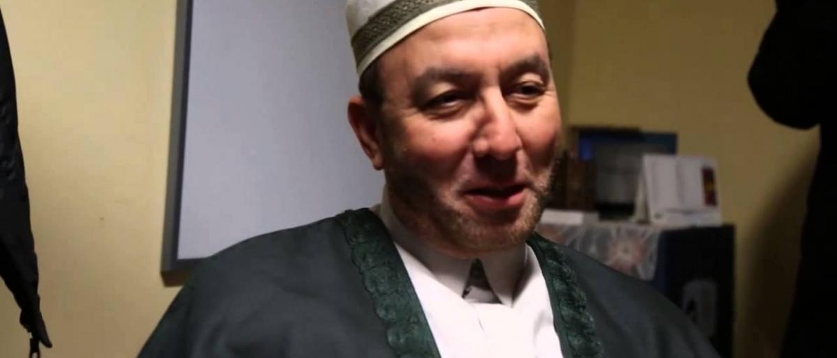 سلطات مطار القاهرة الجوي تعتقل القارئ المصري محمد جبريل