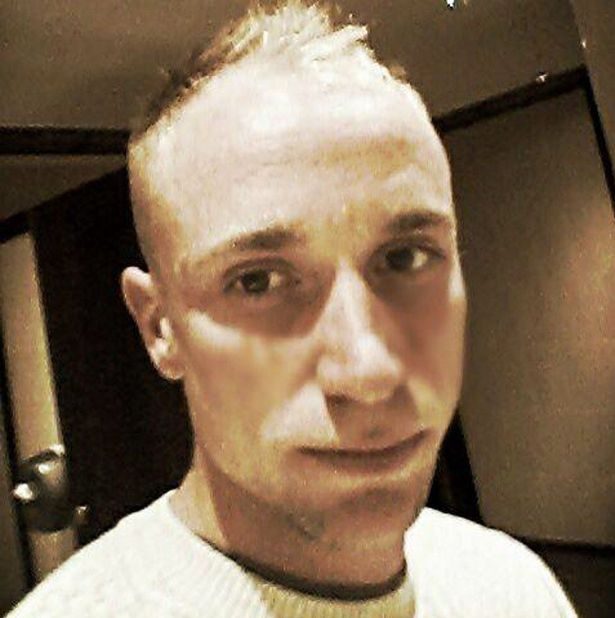 The Mirror والد الطفل