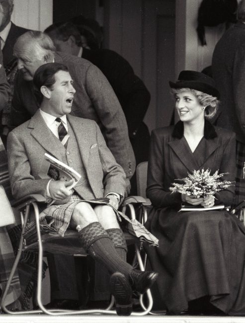 الأميرة ديانا كشفت علاقة زوجها الأمير تشارلز وكاميلا باركر للإعلام قبل عام من فضيحة «سكويدجيغيت»