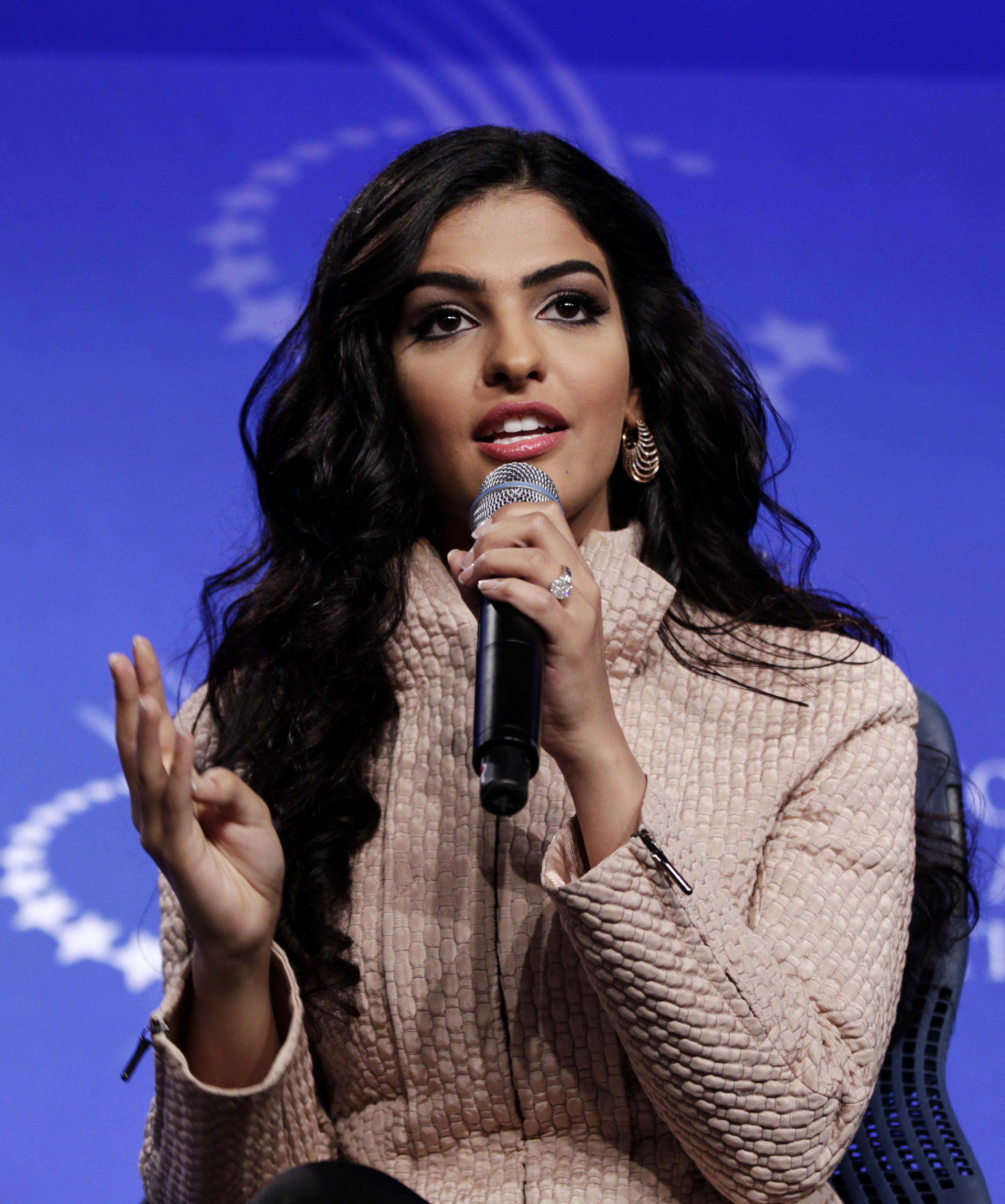 سرقة طليقة الوليد بن طلال في زفافها على إماراتي