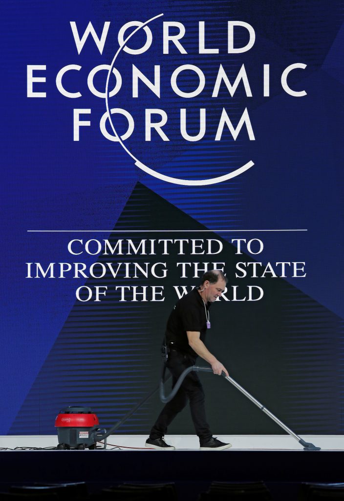 المنتدى الاقتصادي العالمي يتهم الرياض بالاستيلاء على  شعار «دافوس»