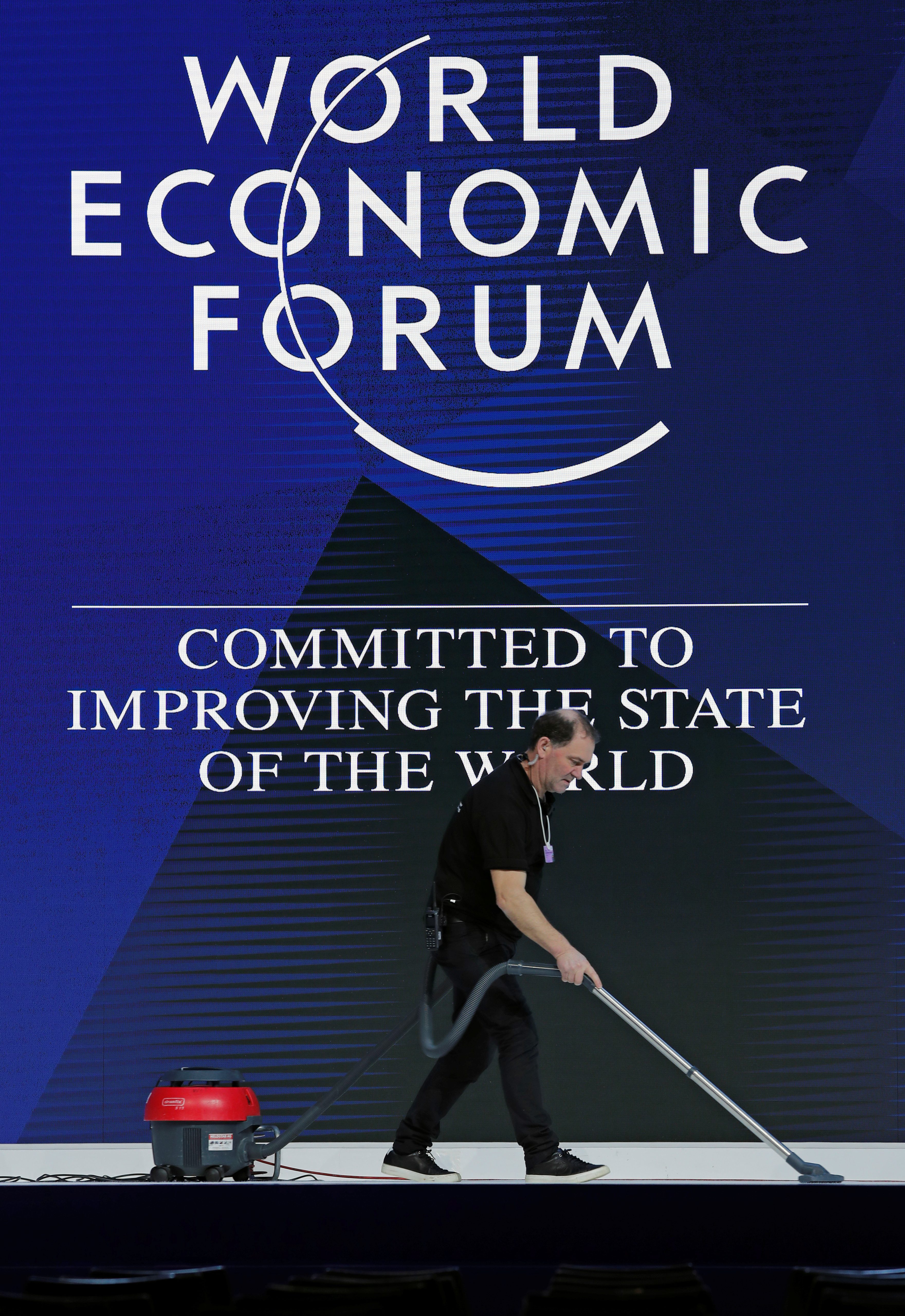 المنتدى الاقتصادي العالمي يتهم الرياض بالاستيلاء على  شعار «دافوس»