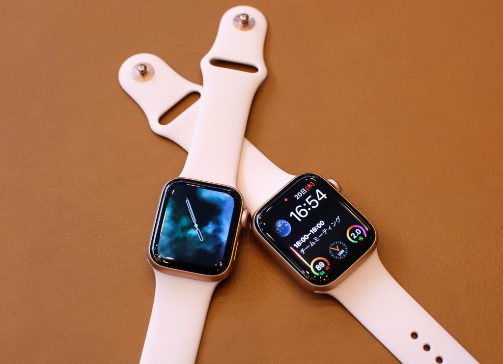 Reuters/ ساعة آبل ووتش الذكية