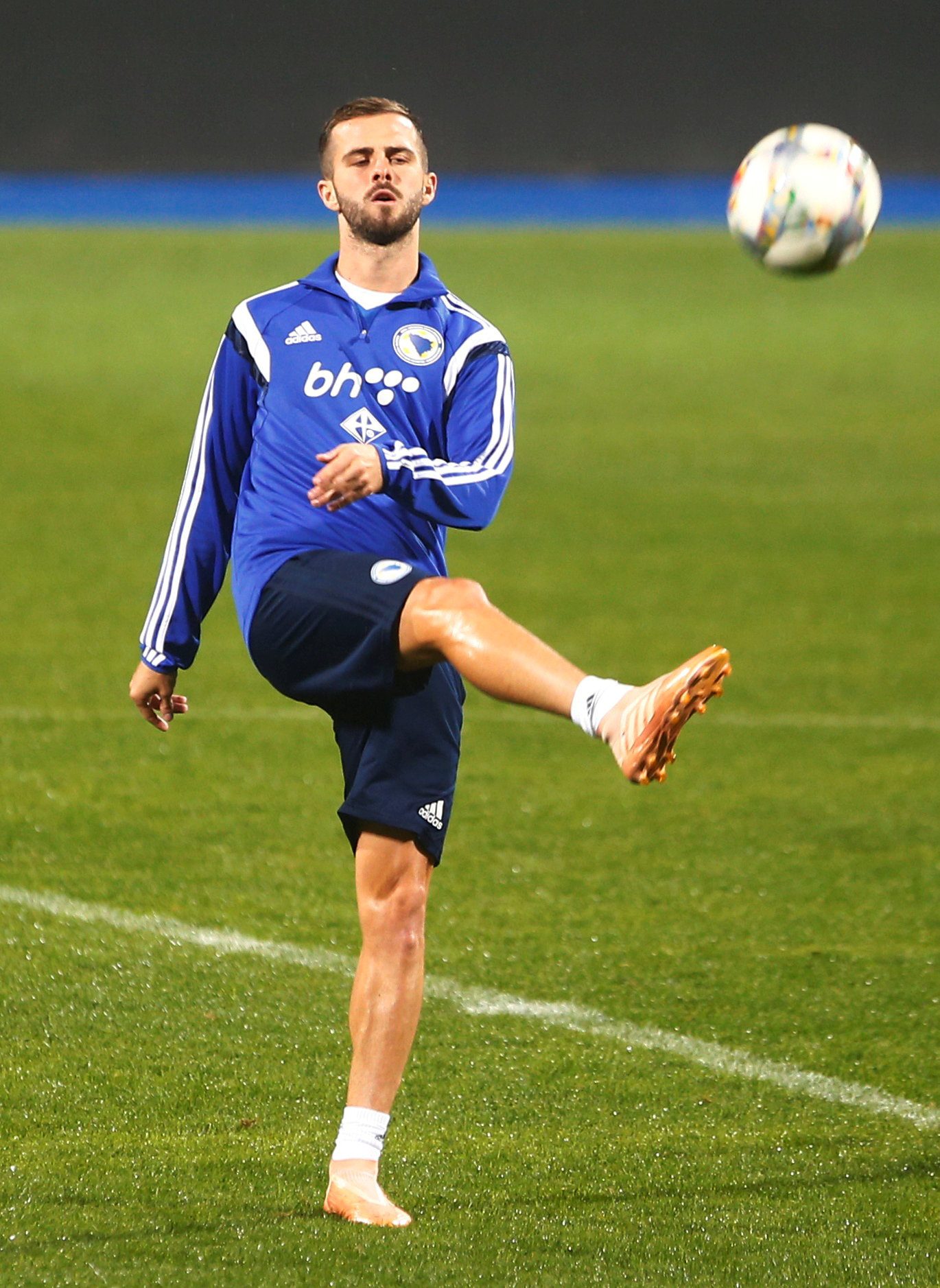 ميراليم بيانيتش خلال تدريبات منتخب البوسنة والهرسك / رويترز