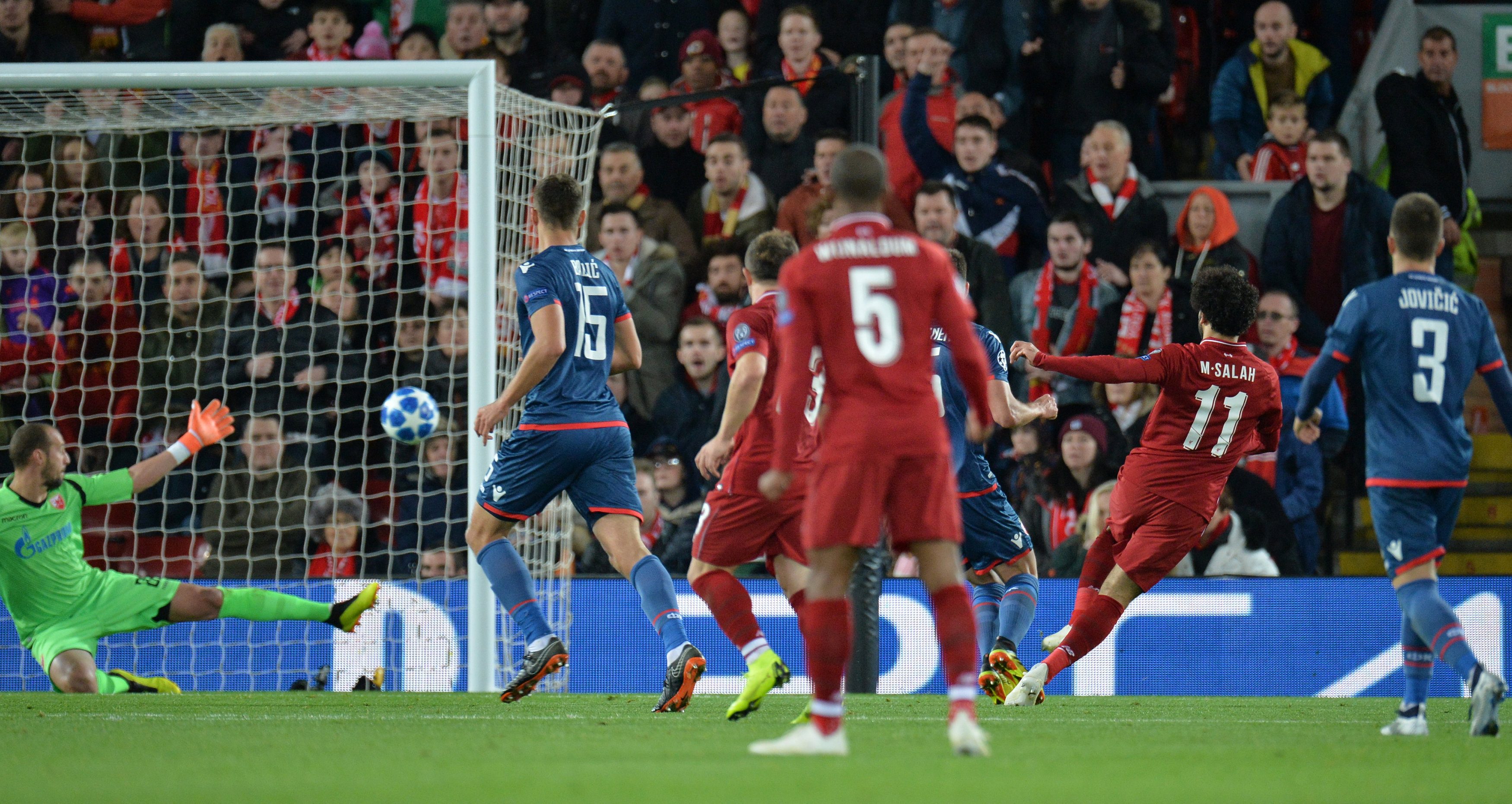 الألماني يورغن كلوب امتدح المصري محمد صلاح بعد مباراة ليفربول مع ريدستار بيلغراد في دوري أبطال أوروبا (رويترز)