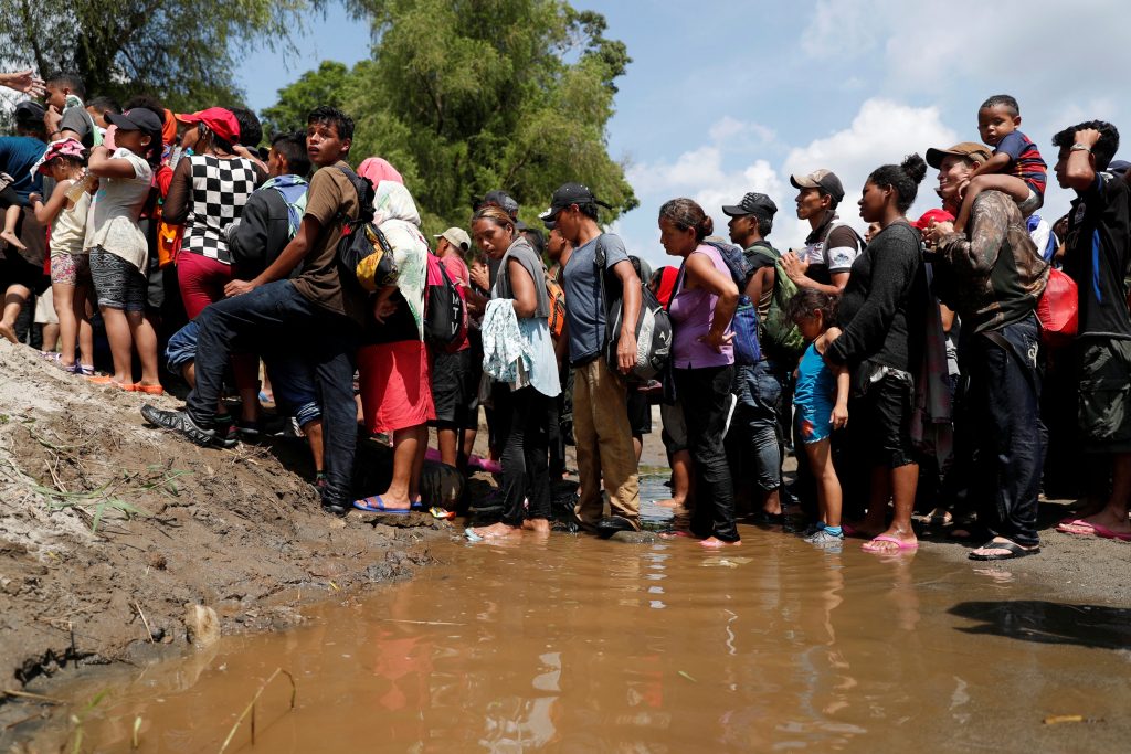 أميركا تستعد لمواجهة أكبر أزمة إنسانية على الحدود مع المكسيك