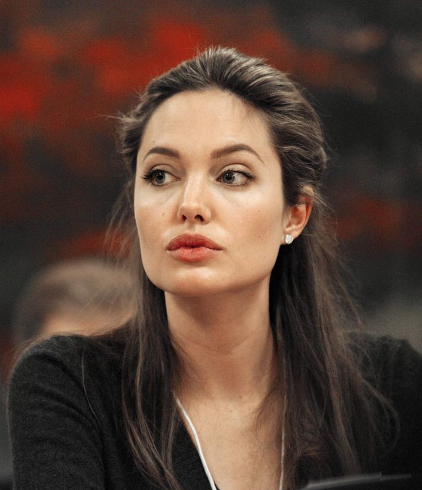 «مارفل» تجري محادثاتٍ مع أنجلينا جولي للعمل في فيلم للأبطال الخارقين