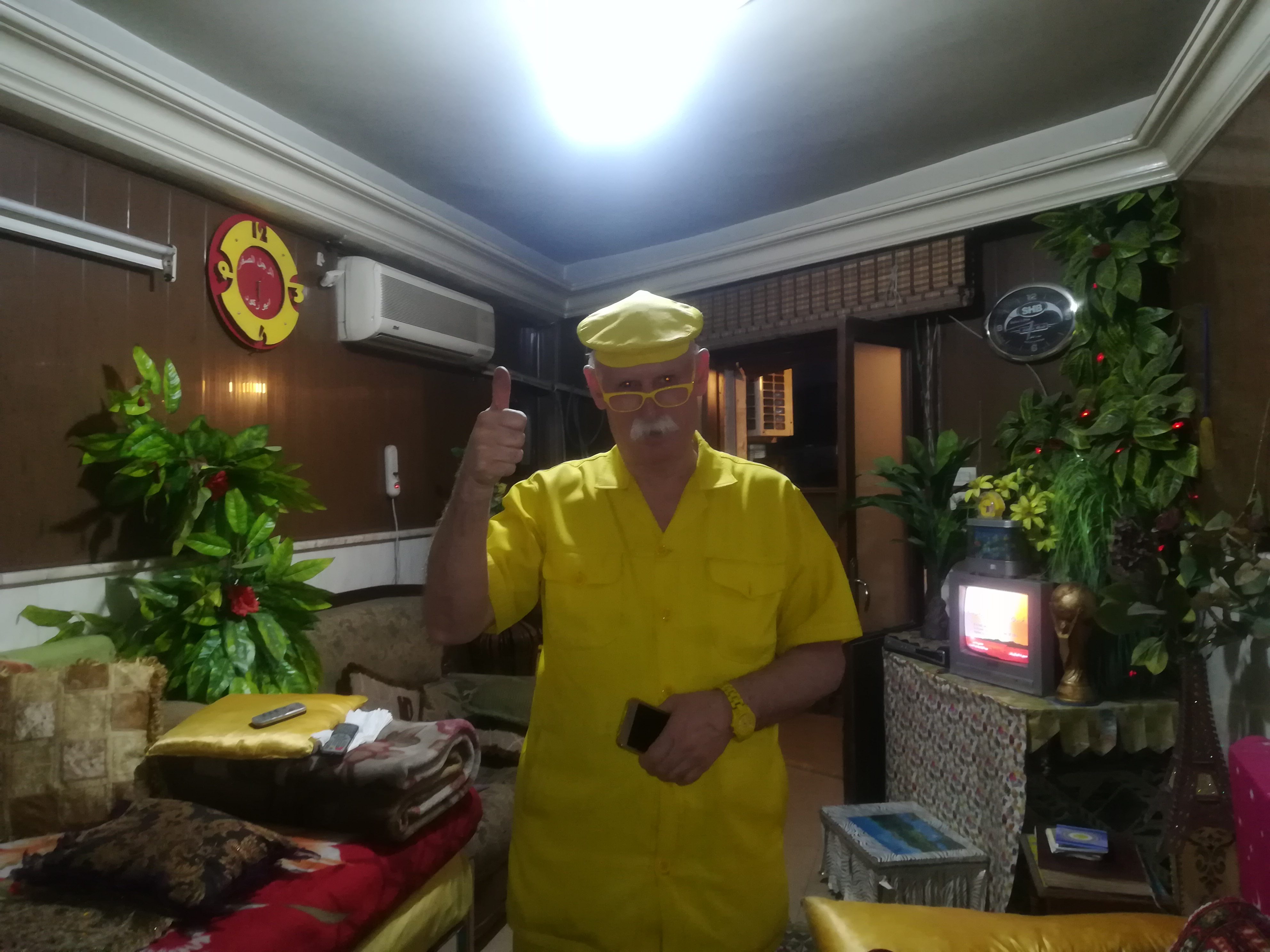 قبل الحرب كان أبو زكور أو الرجل الأصفر لا يفارق ساحة ساعة حلب