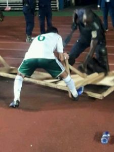 Social Media/ لاعبو المصري البورسعيدي حطَّموا غرفة الملابس وتشاجروا مع الجماهير