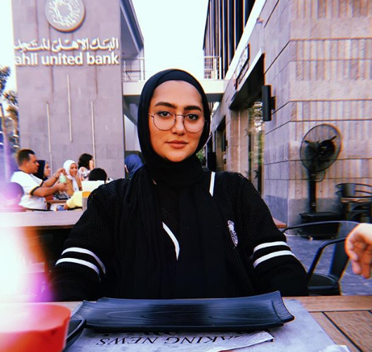 كيف خدعت المصرية سارة أبو الخير وسائل الإعلام