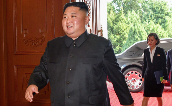 زعيم كوريا الشمالية كيم جونغ أون يلتقي وزير الخارجية الأميركية