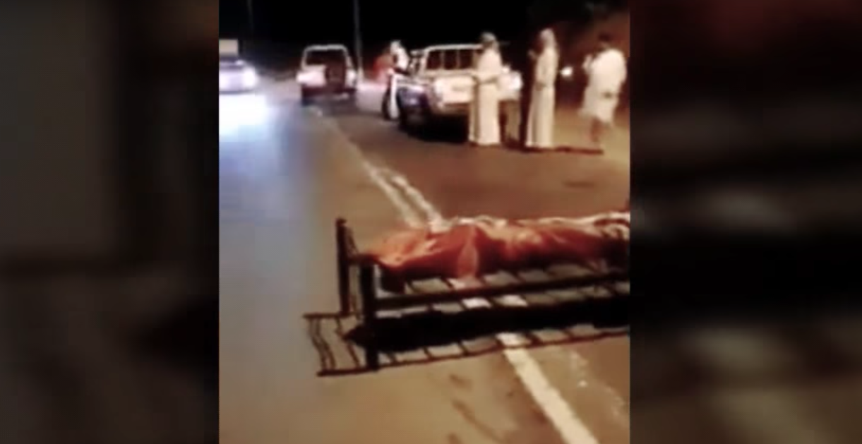 جثة أبها على الطريق