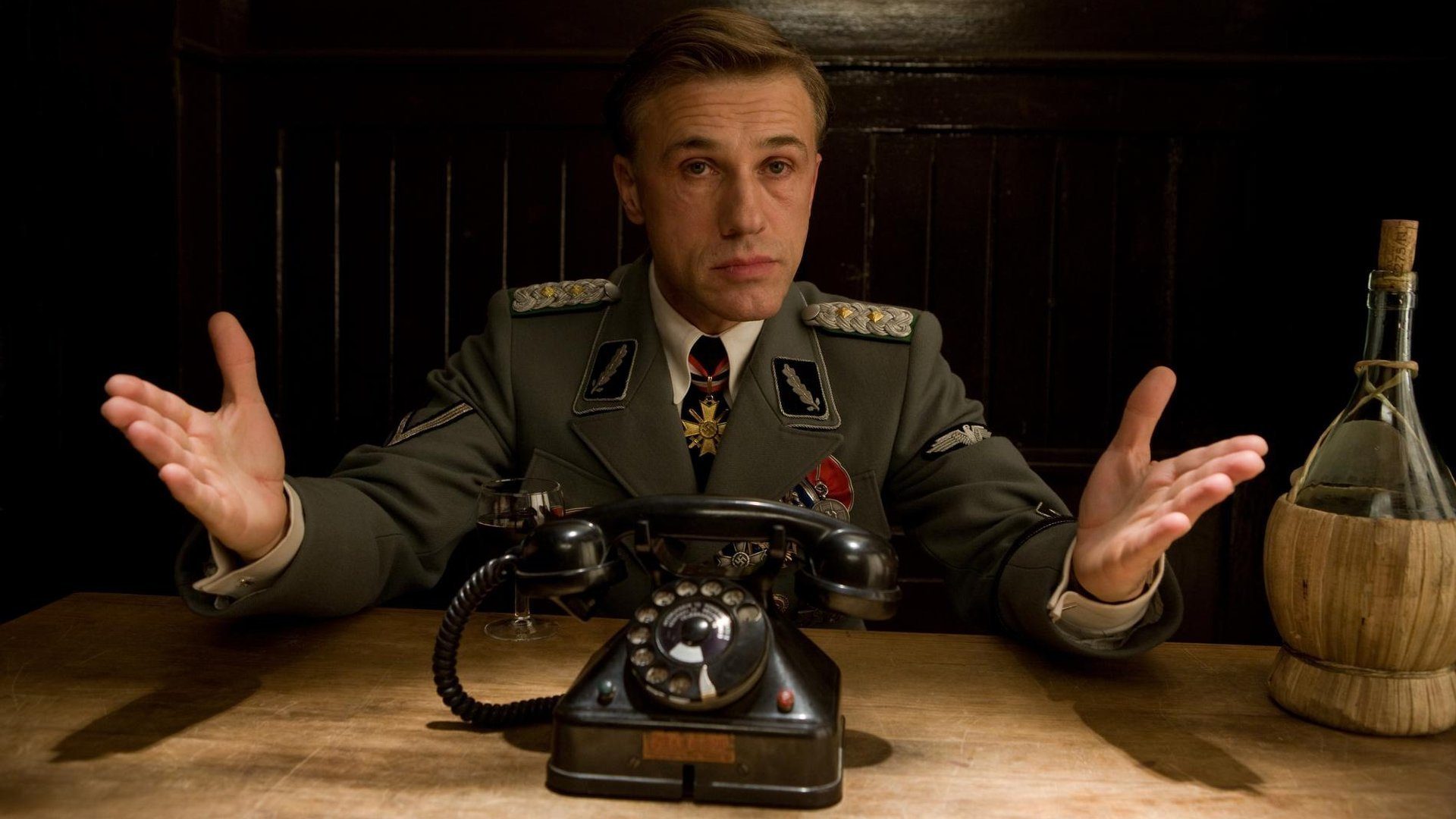 Socia Media/  فيلم Inglourious Bastards