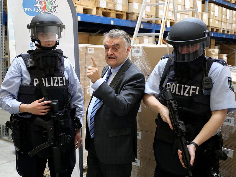 هيربرت ريول، وزير الداخلية في ولاية نورث راين