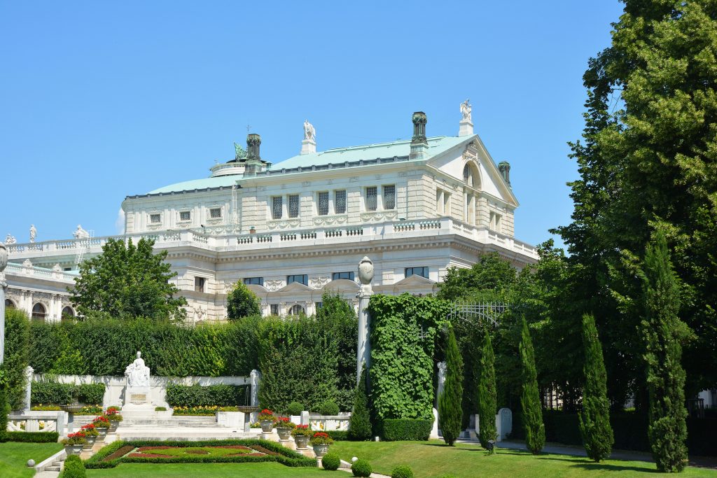 صاحبة لوحة شيلي نجت من الهولوكوست بأعجوبة